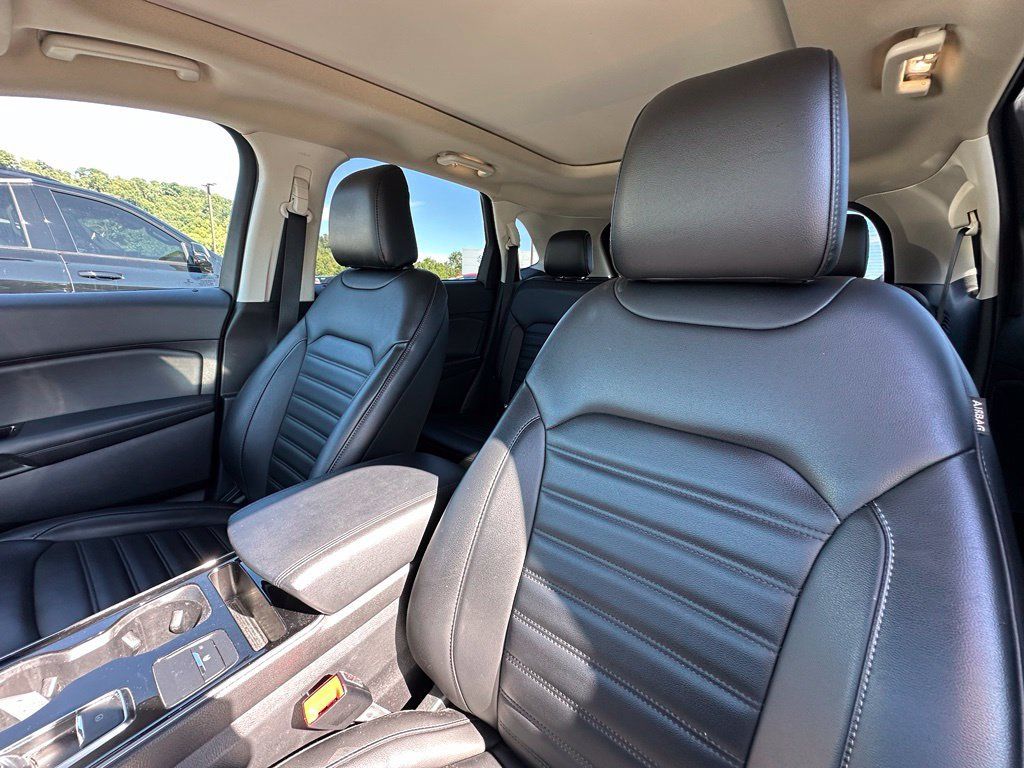 Used 2020 Ford Edge SEL w/ Convenience Package AWD/4WD image 12