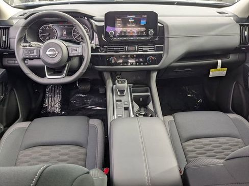 New 2025 Nissan Pathfinder SV w/ SV Premium Package image 27