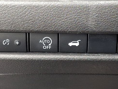 Used 2024 Nissan Rogue SV AWD/4WD image 27