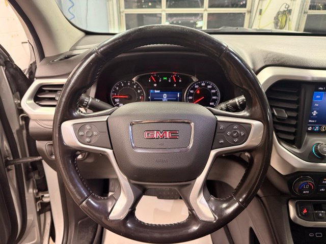Used 2020 GMC Acadia SLE w/ Driver Convenience Package FWD image 11
