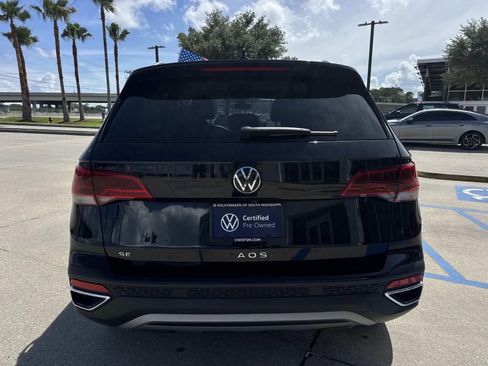 Used 2024 Volkswagen Taos SE FWD image 6