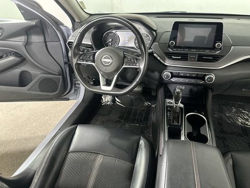 Used 2024 Nissan Altima 2.5 SR FWD image 17