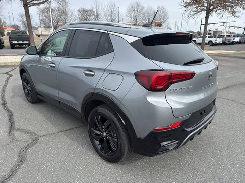 Used 2024 Buick Encore GX Sport Touring image 5