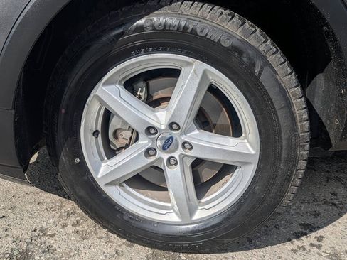 Used 2016 Ford Explorer XLT w/ Equipment Group 202A AWD/4WD image 11