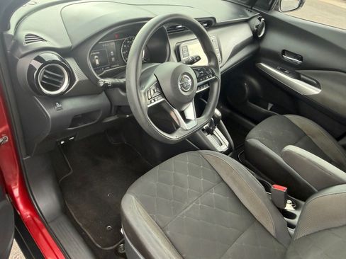 Used 2019 Nissan Kicks SV FWD image 14