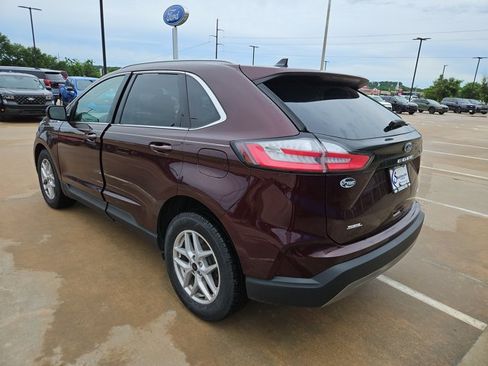 Certified 2024 Ford Edge SEL w/ Convenience Package AWD/4WD image 3