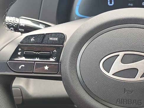 Certified 2025 Hyundai Elantra Sport FWD image 25