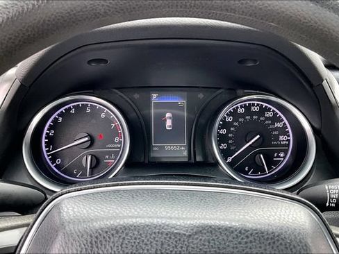 Used 2020 Toyota Camry LE FWD image 12