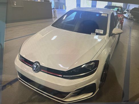 Used 2018 Volkswagen GTI S FWD image 15