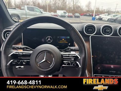 Used 2023 Mercedes-Benz GLC 300 4MATIC image 4