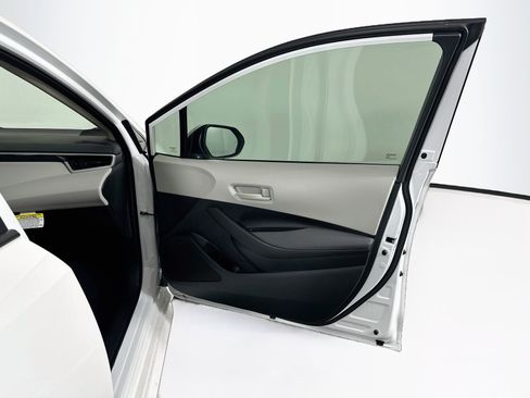 Used 2026 Toyota Corolla LE FWD image 30