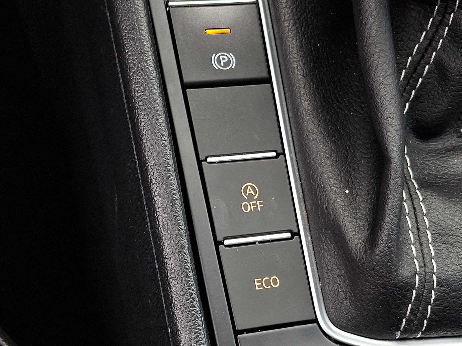 Certified 2023 Volkswagen Jetta SE FWD image 21