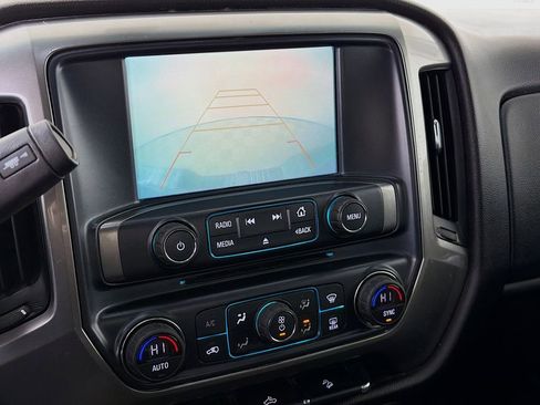 Used 2018 Chevrolet Silverado 1500 LT w/ Texas Edition image 17