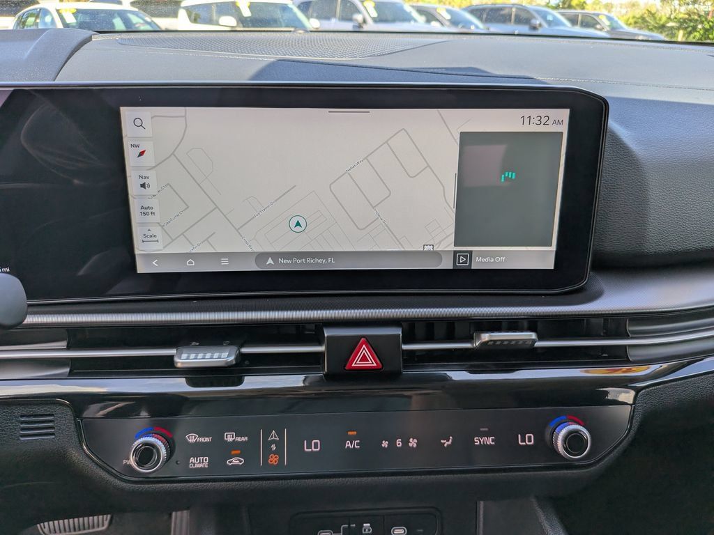 Certified 2026 Kia Sportage SX FWD image 25