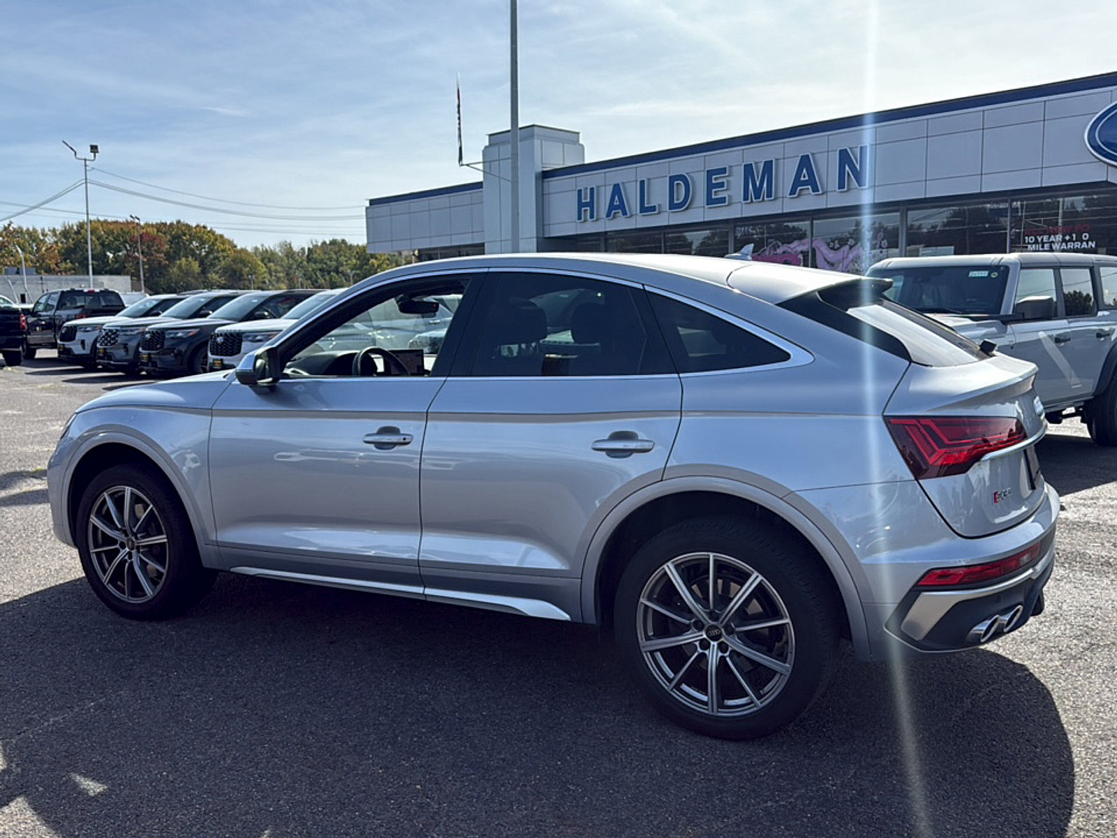 Used 2022 Audi SQ5 Premium Plus AWD/4WD image 2