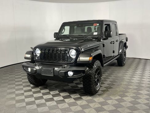 Certified 2024 Jeep Gladiator Sport image 10