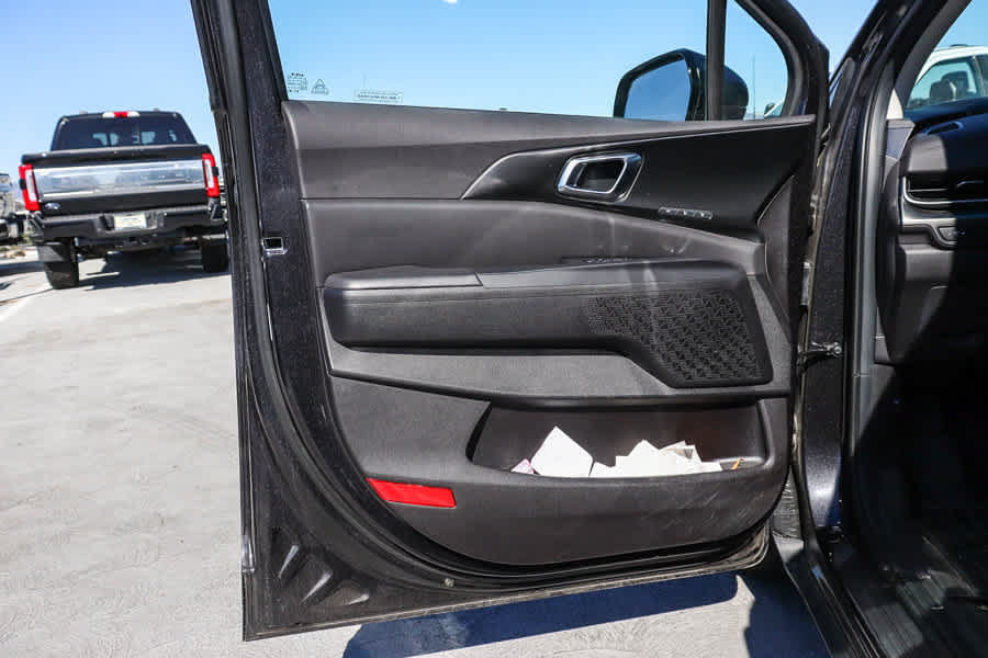 Used 2025 Kia Carnival SX w/ SX Dark Edition Package FWD image 20