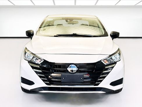 Used 2024 Nissan Versa SV w/ Trunk Package image 2