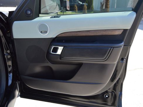 Used 2017 Land Rover Discovery HSE Luxury image 26