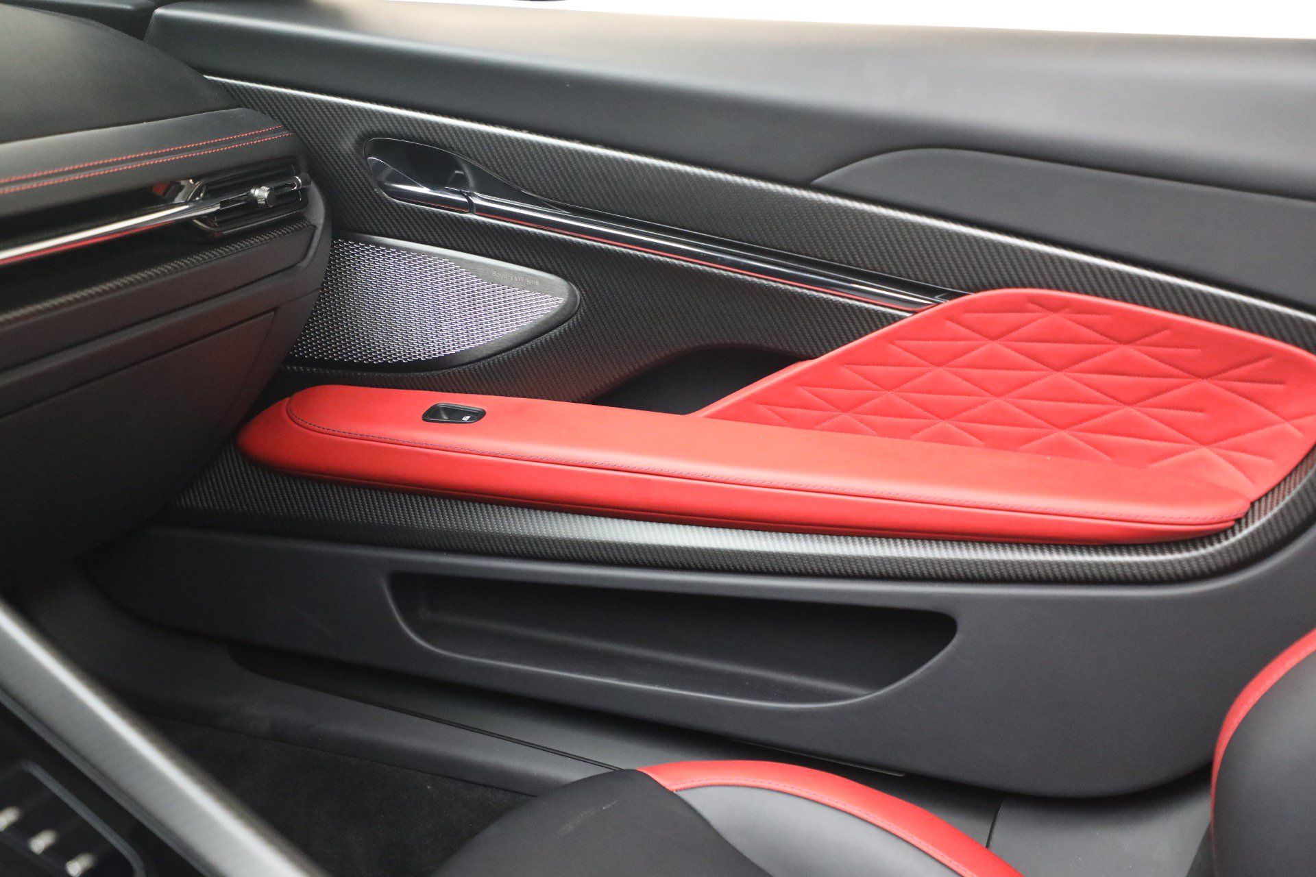 Used 2024 Aston Martin DB12 Convertible RWD image 34