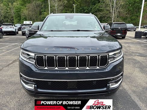 Used 2025 Jeep Wagoneer 4WD w/ Premium Group I image 8
