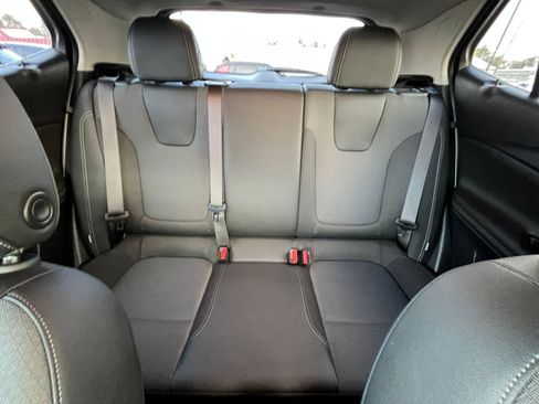 Used 2025 Buick Encore GX Preferred image 36