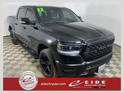 Used 2022 RAM 1500 4x4 Crew Cab image 1