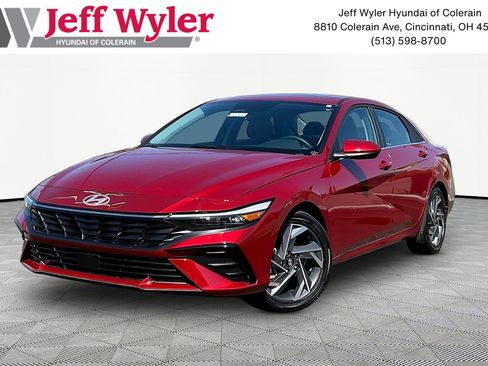 Used 2025 Hyundai Elantra SEL image 1