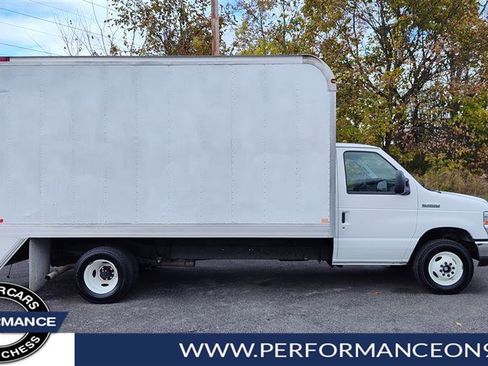 Used 2016 Ford E-450 and Econoline 450 Super Duty image 2