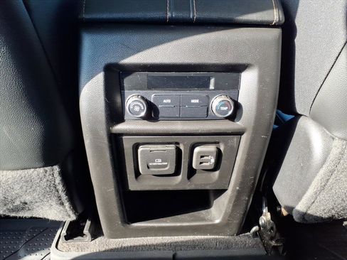 Used 2020 Chevrolet Traverse LT w/ LT Premium Package image 16