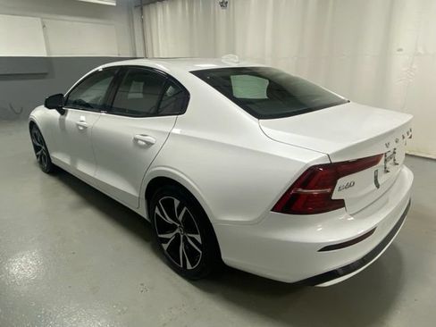 Used 2025 Volvo S60 B5 Core AWD/4WD image 2