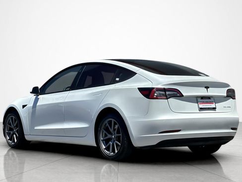 Used 2022 Tesla Model 3 Long Range AWD/4WD image 3