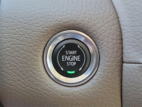 Used 2023 GMC Yukon Denali image 13