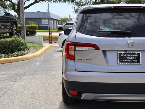 Used 2021 Honda Pilot EX image 17