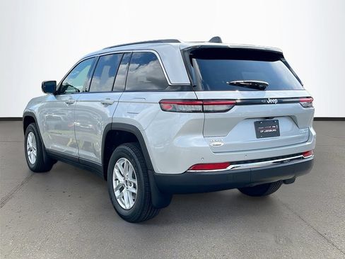 New 2026 Jeep Grand Cherokee Laredo AWD/4WD image 5