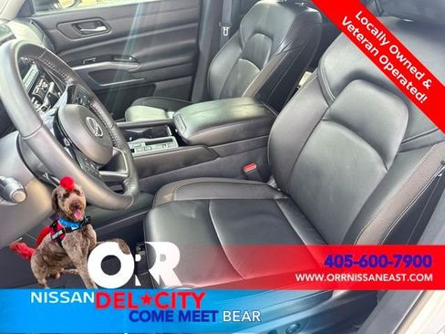 Certified 2025 Nissan Pathfinder SL w/ SL Premium Package FWD image 15