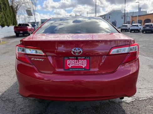 Used 2014 Toyota Camry L image 6