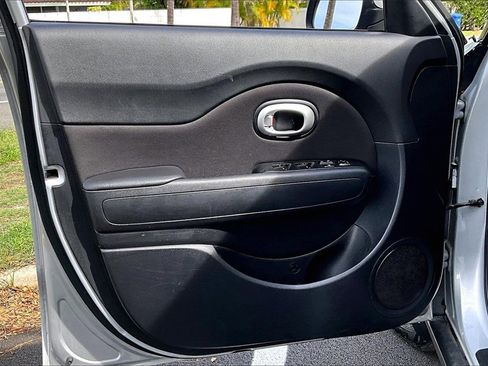 Used 2015 Kia Soul image 18