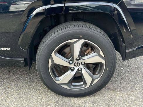 Used 2023 Toyota RAV4 SE image 7