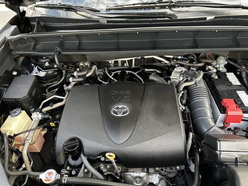 Used 2022 Toyota Highlander Platinum image 34