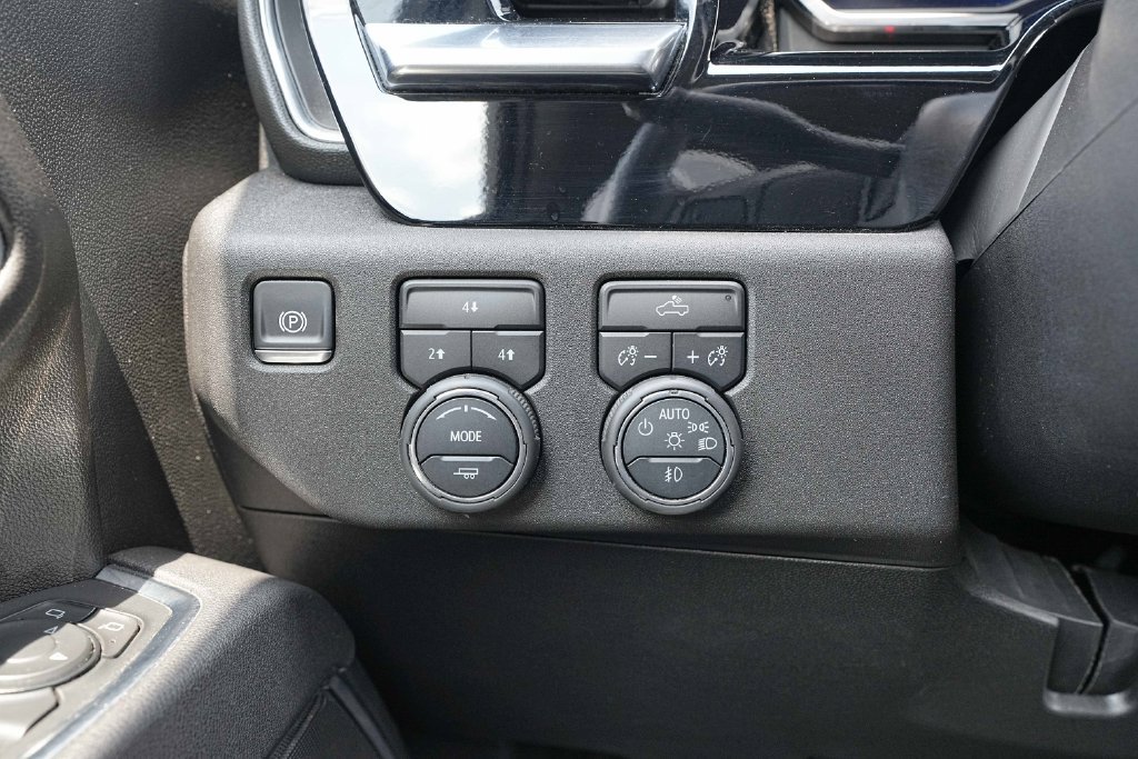 Used 2025 Chevrolet Silverado 2500 LT w/ Convenience Package AWD/4WD image 37