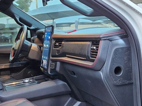 Used 2023 Ford Expedition Limited image 17