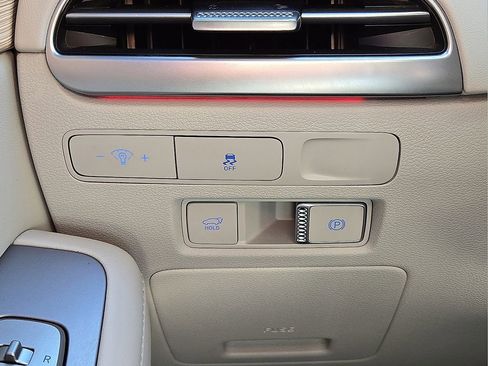 Used 2024 Hyundai Palisade Limited image 26