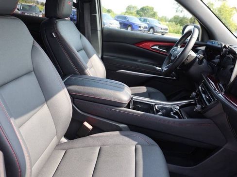 Used 2024 Chevrolet Traverse Z71 w/ LPO, Floor Liner Package AWD/4WD image 15
