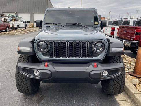 Used 2024 Jeep Wrangler Unlimited Rubicon w/ XTREMEE 35" Tire Package image 2