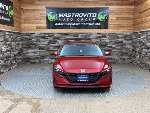 Used 2023 Hyundai Elantra SEL image 3