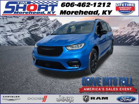 New 2026 Chrysler Pacifica Select w/ S Appearance Package AWD/4WD image 1