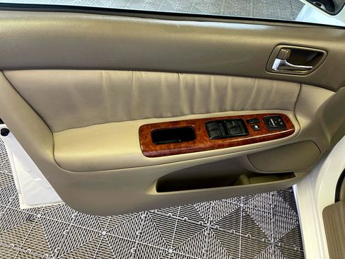 Used 2003 Toyota Camry XLE image 24