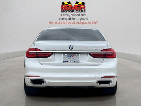 Used 2016 BMW 750i RWD image 4