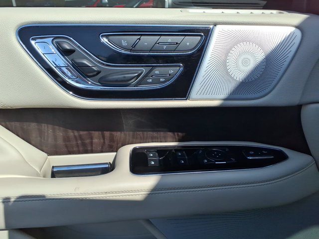 Used 2021 Lincoln Navigator Reserve AWD/4WD image 11